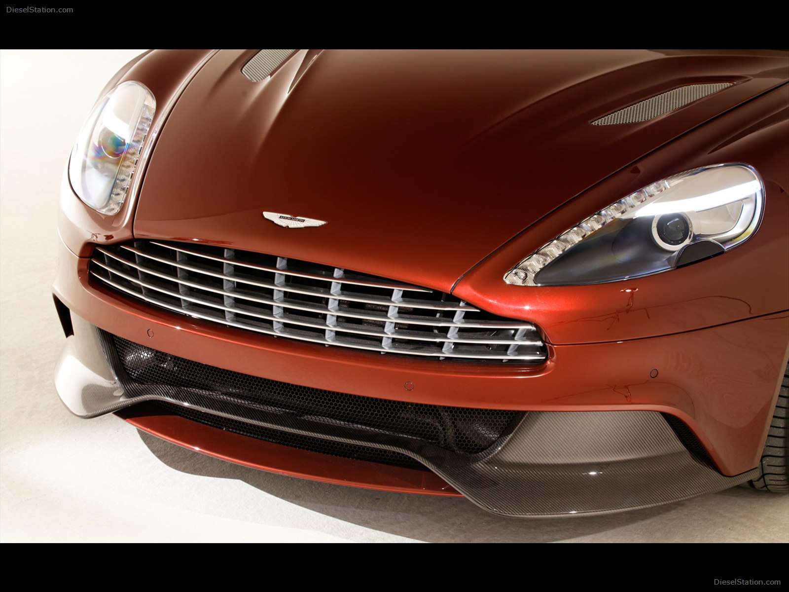 Aston Martin Vanquish 2013